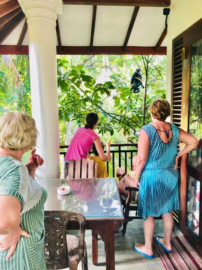 Villa White Hikkaduwa Ngoại thất bức ảnh