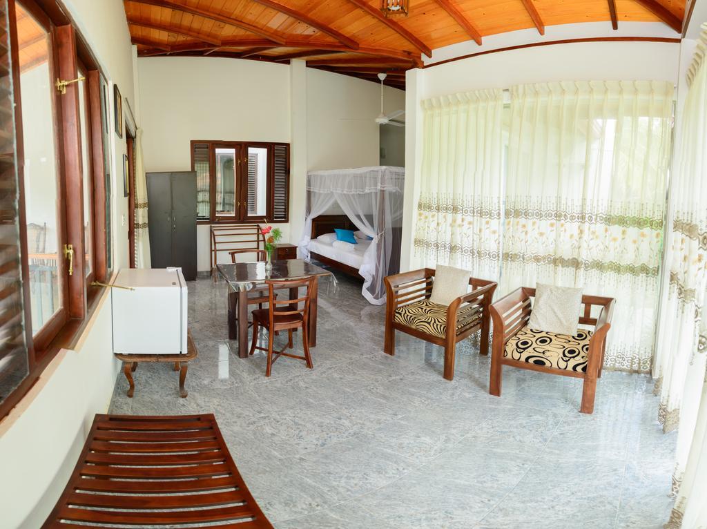 Villa White Hikkaduwa Ngoại thất bức ảnh